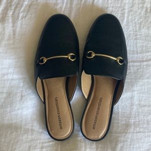 Amazon Essentials Womens Buckle Mule